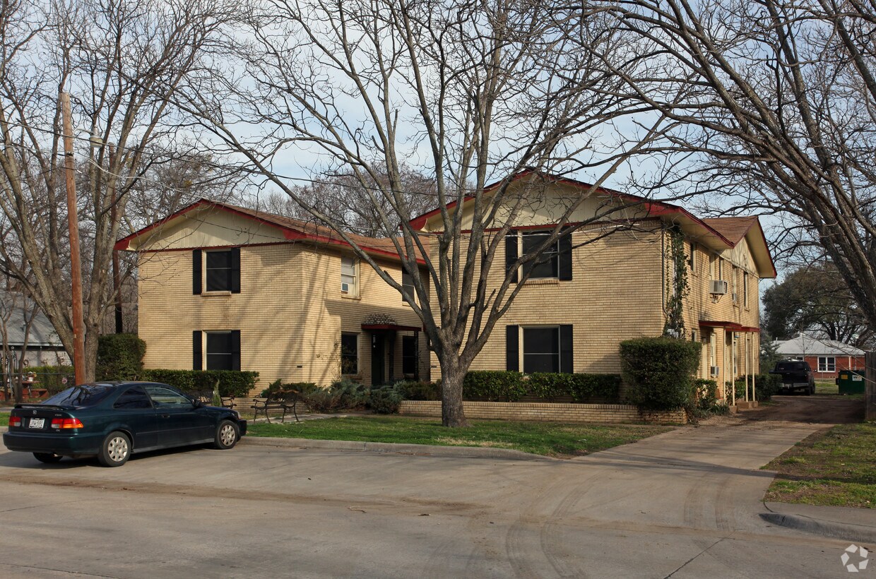 Building Photo - 307 W 4th St
