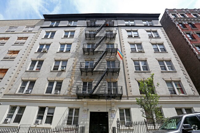 Building Photo - 605 W 141st St