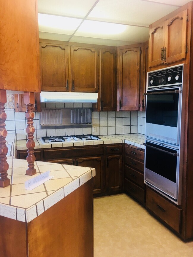 Foto del edificio - 2-Story Country home!