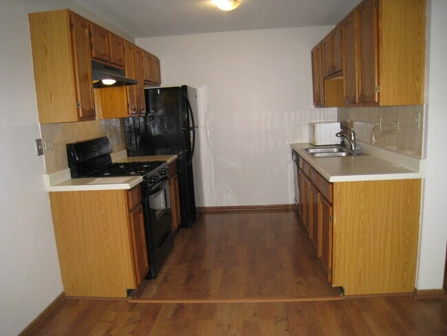 Foto del edificio - 702 Crescent Ct