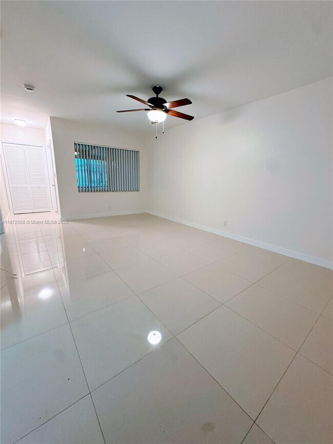 Foto del edificio - 7610 NW 73rd Terrace