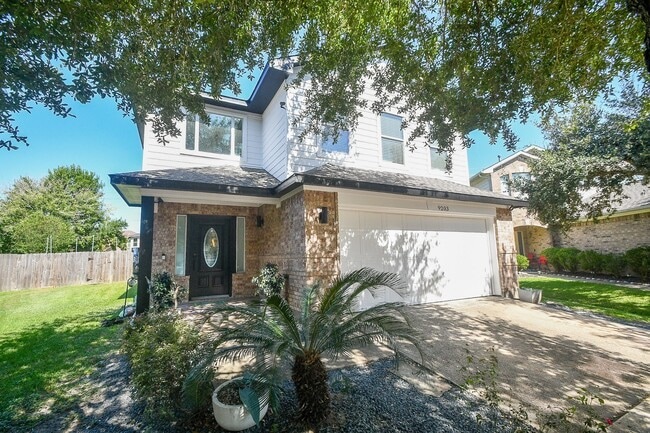 Foto del edificio - 9203 Split Ridge Ln