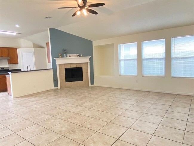 Building Photo - 5634 Park Village Dr