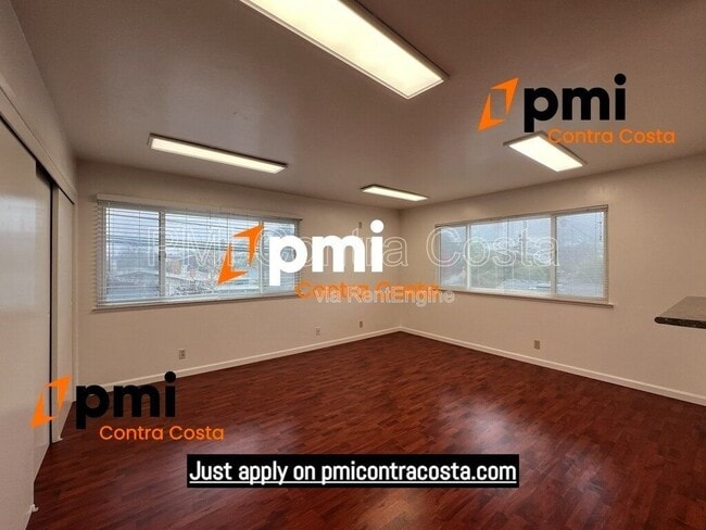 Building Photo - 933 Jackson St