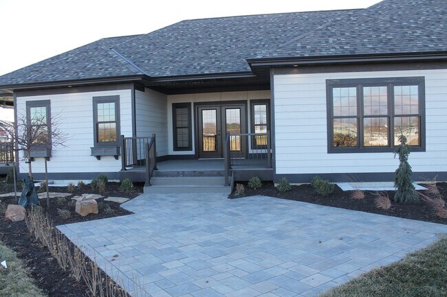 Foto del edificio - Upgrade to a 3-Bed, 2-Bath House with Extra Space