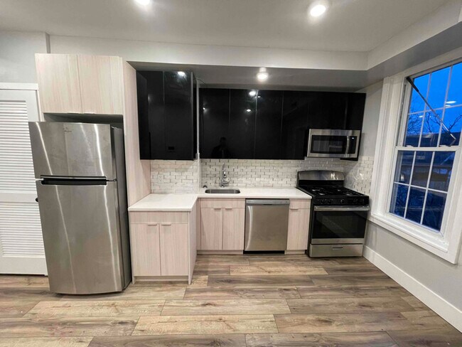 Foto del edificio - 308 Clerk St