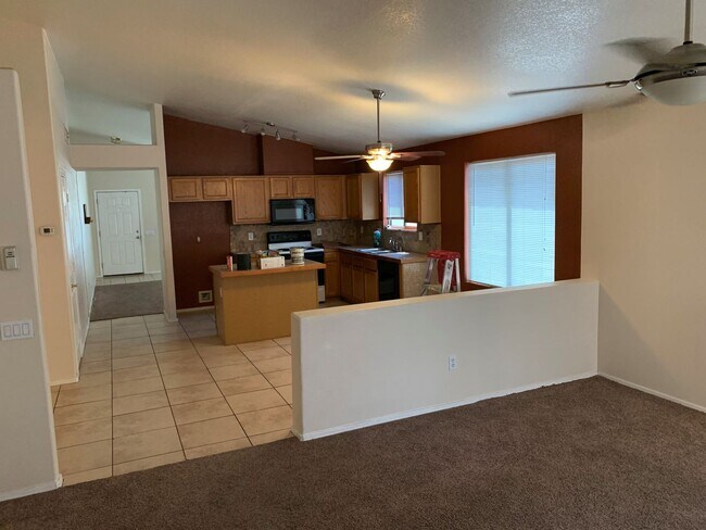 Foto del edificio - 4 Bed, 2 Bath Chandler House for Rent