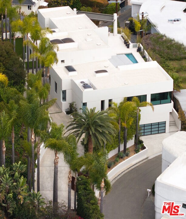 Foto del edificio - 9405 Sierra Mar Pl
