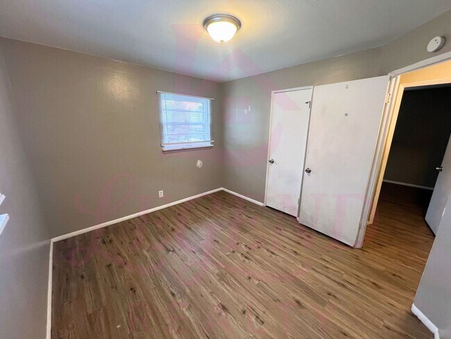 Foto del edificio - Charming 3-Bedroom 1 Bathroom Home!
