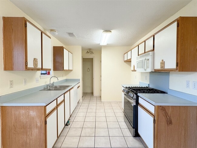 Building Photo - 8631 Mapletwist St