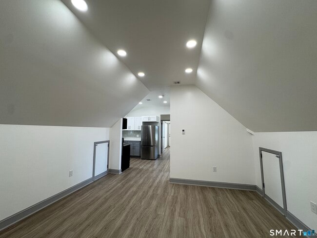 Building Photo - 128 Jewett St