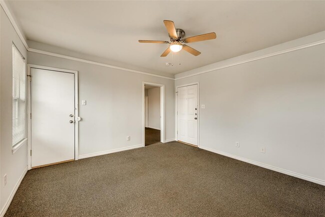 Building Photo - 1508 N Peak St