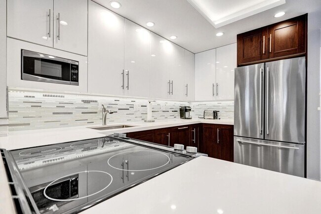 Foto del edificio - 450 Paradise Isle Blvd