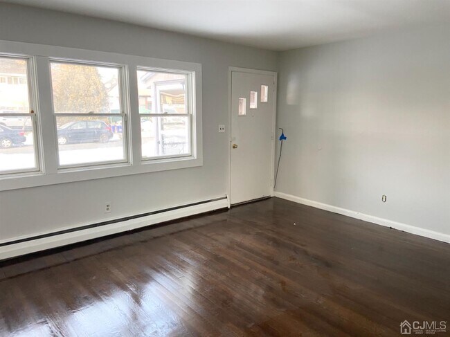 Building Photo - 13 Speer St