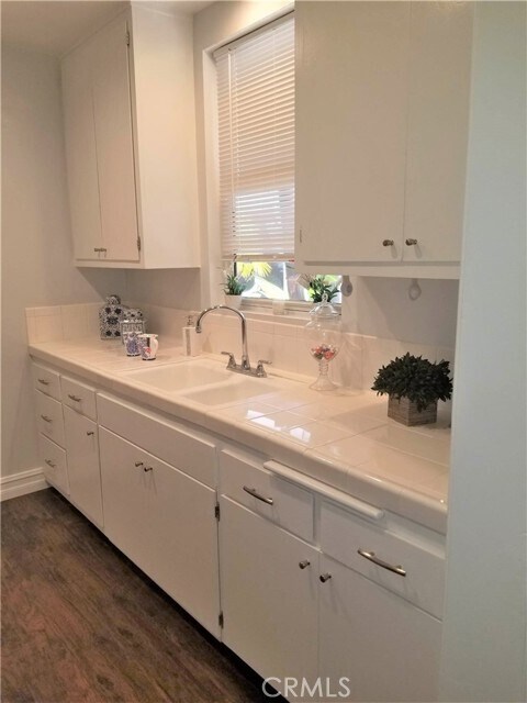 Building Photo - 3315 Strongs Dr