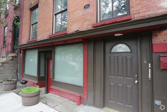 Building Photo - 51 Grand St
