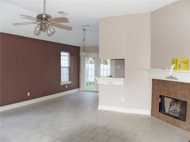 Foto del edificio - 35335 Fleetwood Dr