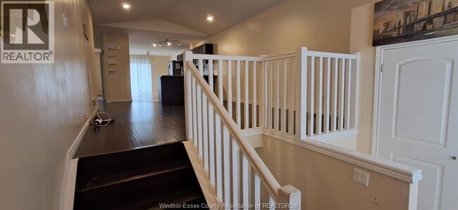 Photo du bâtiment - 3198 Seville Ave