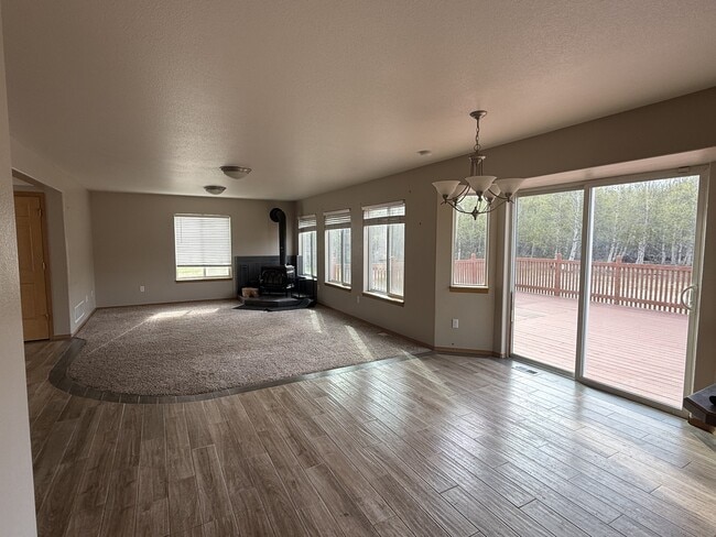 Building Photo - 335 N Roy Cir