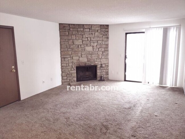 Foto del edificio - Spacious Snowbird Condo in Lakewood for Re...