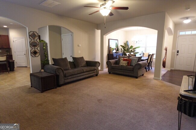 Foto del edificio - 9775 Ivey Ridge Cir