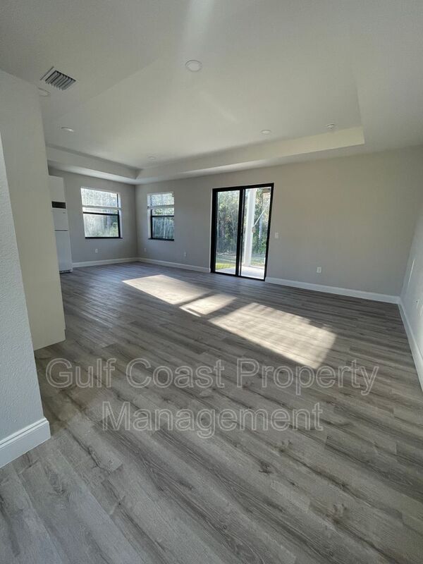 Foto del edificio - 136 Viewpoint Dr