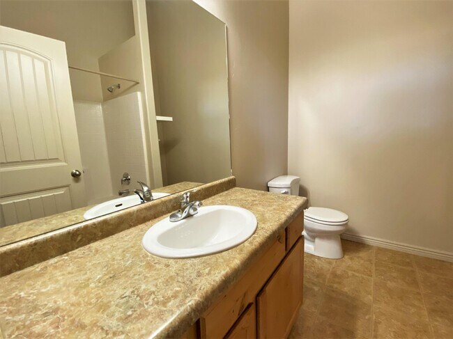 Building Photo - 7131 Cottage Point Dr