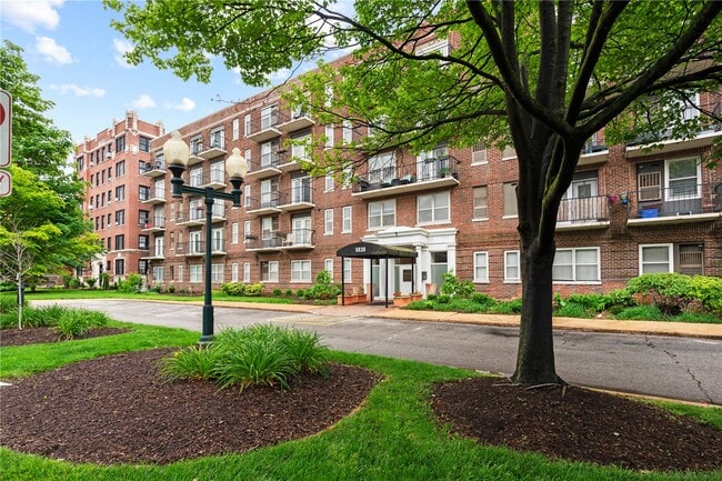 Building Photo - 5630 Pershing Ave