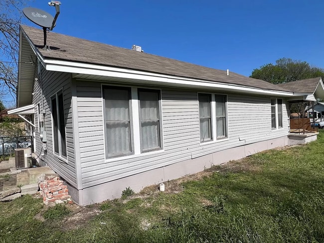 Building Photo - 2111 Gorman Ave