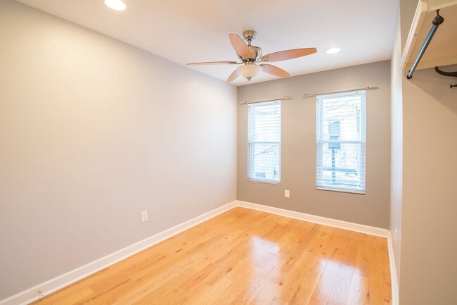 Foto del edificio - Contemporary Three Bedroom Home in Point Breeze