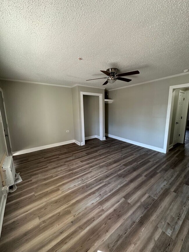 Building Photo - Remodeled One Bedroom Apartment In Corinth...