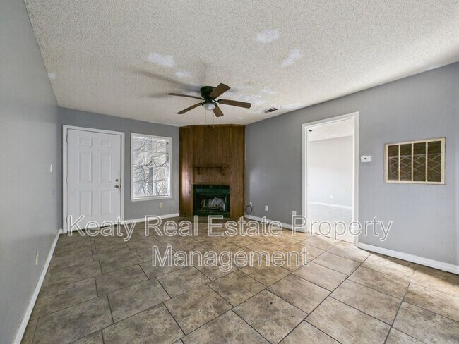 Building Photo - 102 Limoges St