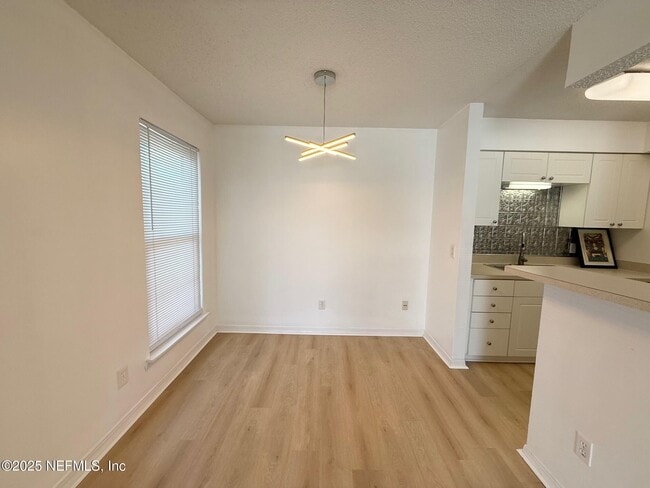 Building Photo - 10200 Belle Rive Blvd