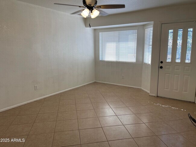 Foto del edificio - 2918 N 193rd Ave