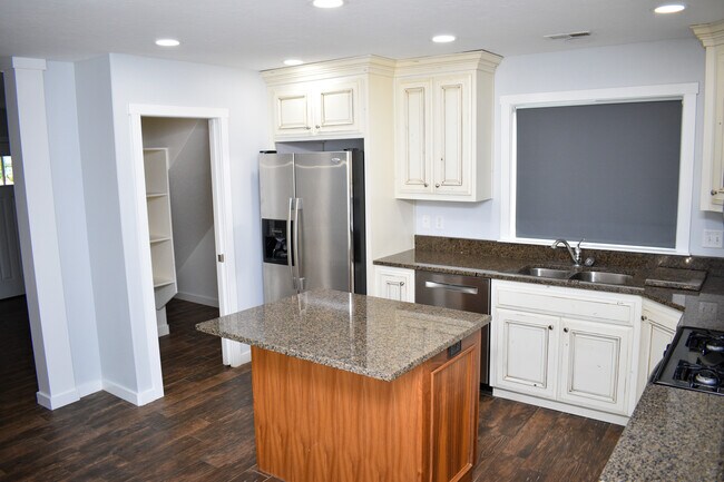 Building Photo - 2180 S 1450 W