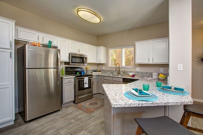 Building Photo - Horizons at South Meadows