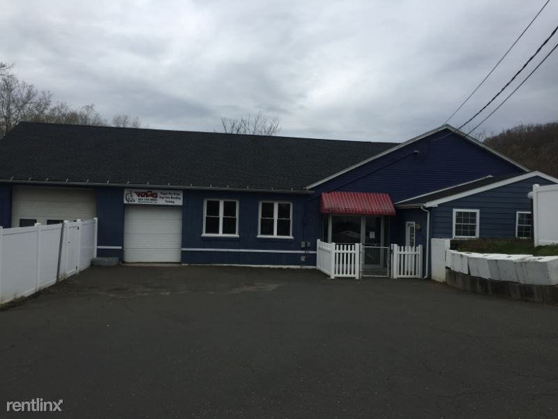 Primary Photo - Studio, 2 bath Apartment - 68 Mill Plain Rd