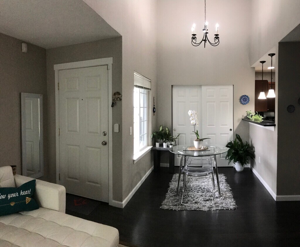 2617 S 272nd St Unit 12, Kent, WA 98032 Condo for Rent in Kent, WA