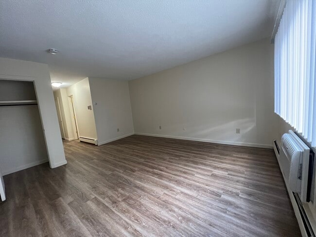 Foto del edificio - East Bay Apartments