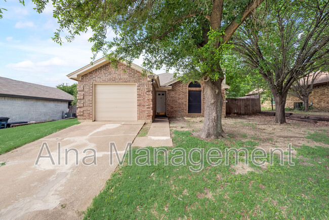 Building Photo - 6708 Roxanne Way