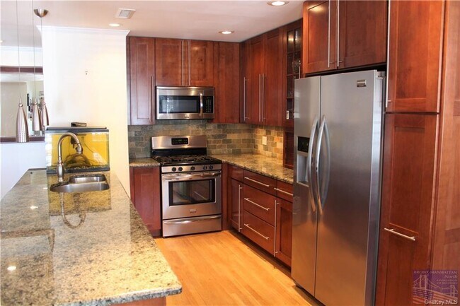 Foto del edificio - 1302 Waring Ave
