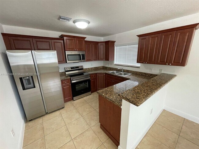 Foto del edificio - 5881 NW 32nd Ave