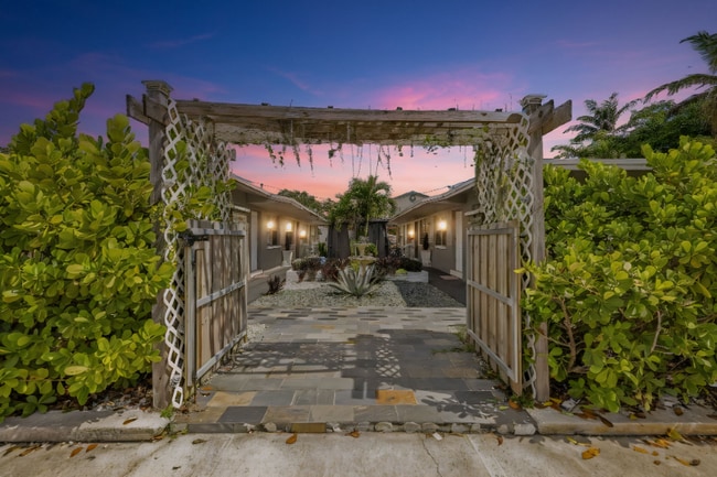 Photo - 1035 - 1037-1037 NE 32nd St Apartment