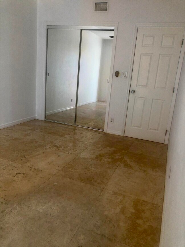 Foto del edificio - 1470 N Dixie Hwy