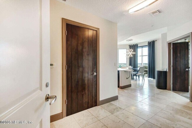 Foto del edificio - 1431 Riverplace Blvd