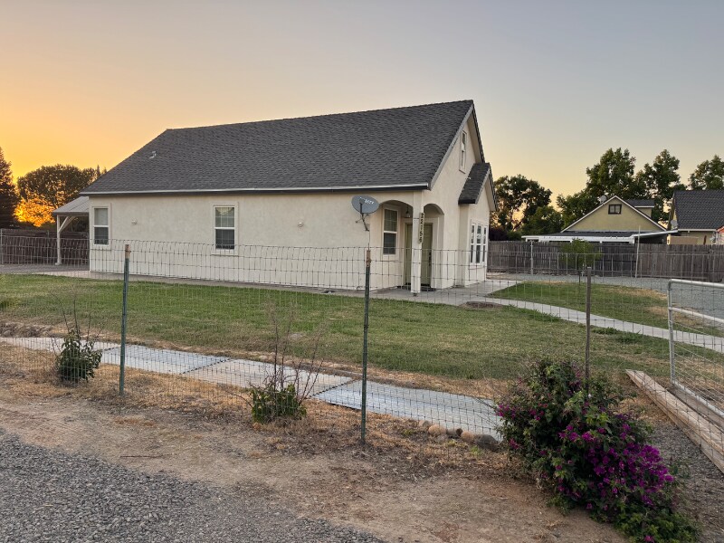 Foto principal - 22156 E Milton Rd