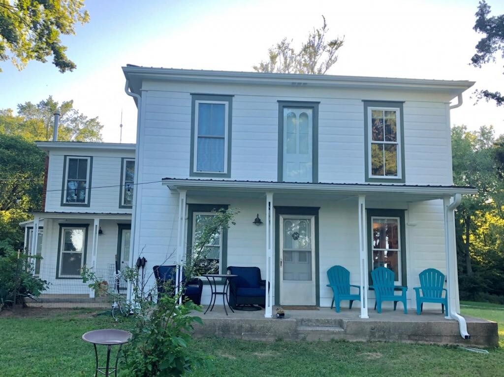 Primary Photo - 769 E 1650 Rd