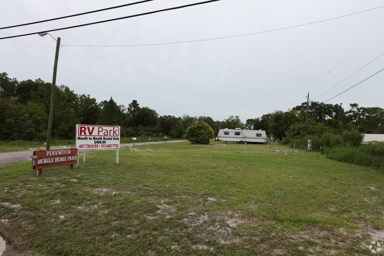 Foto principal - Pinewood Mobile Home Park