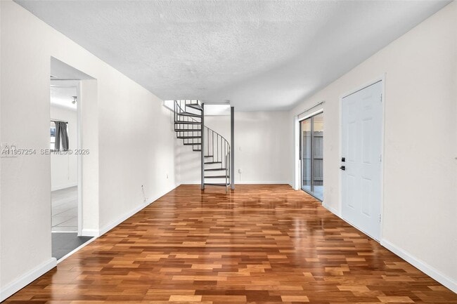 Foto del edificio - 3265 Virginia St