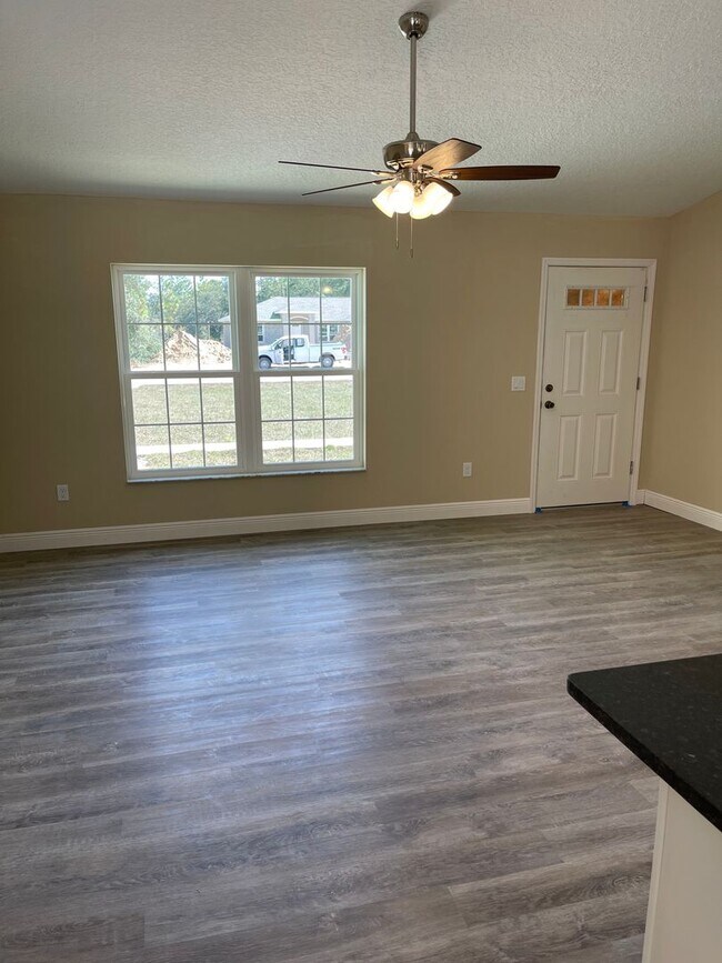 Building Photo - Newer 3 Bedroom 2 Bath Home for Rent